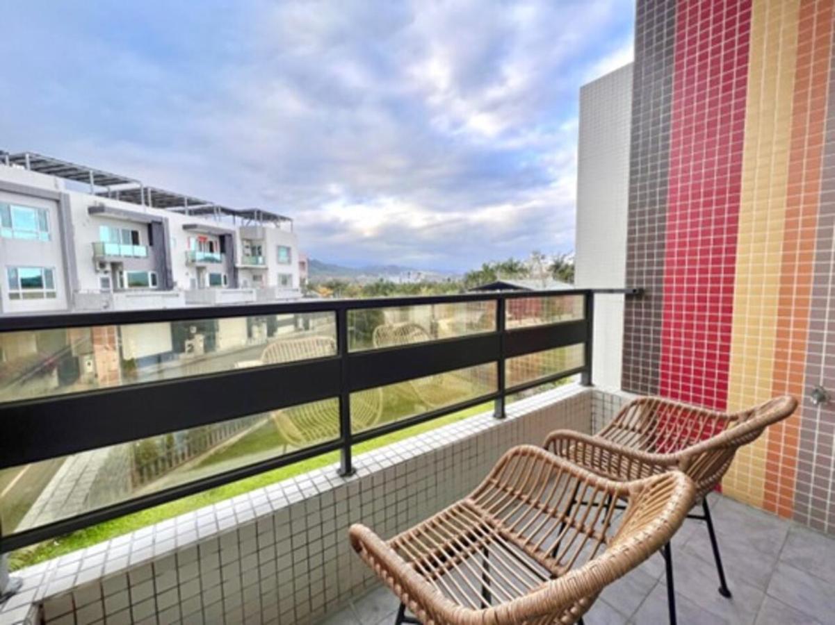 Taitung Rainbow Pet Friendly Maison Resort Buitenkant foto